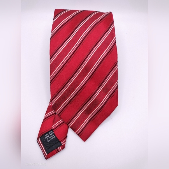 Steve Harvey Collection Red Striped Tie Necktie Handmade Classic Formal - Picture 1 of 10